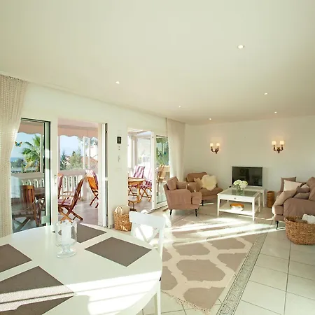 Villa Lovely With Swimming Pool *
