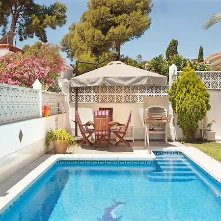 Villa Lovely With Swimming Pool